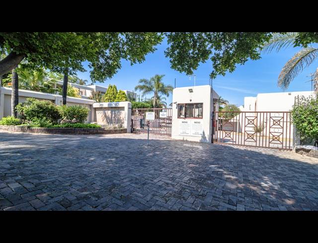 2 BEDROOM APARTMENT FOR SALE IN MARAIS STEYN PARK